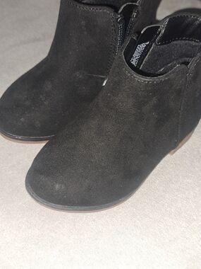 Kids s 5 Black Suede Ankle Booties - Classic Chic
